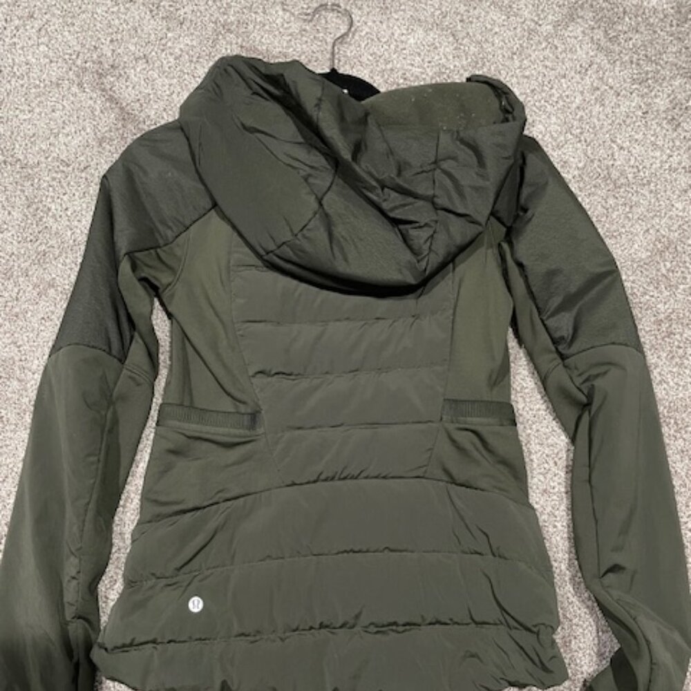 Lululemon Down for it All jacket - good condition size 4